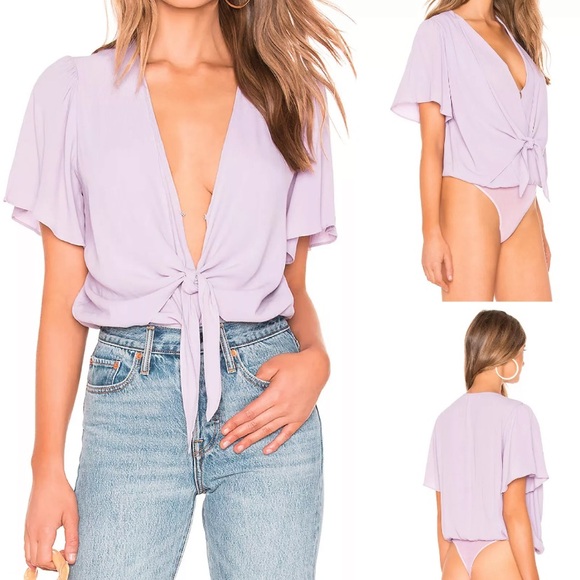 Revolve ASTR The Label Cory Bodysuit Lavender Flutter Sleeve V-neck Womens S Top - Picture 1 of 9